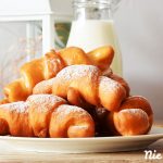 Pączki w kształcie rogalików Pączki w kształcie rogalików
